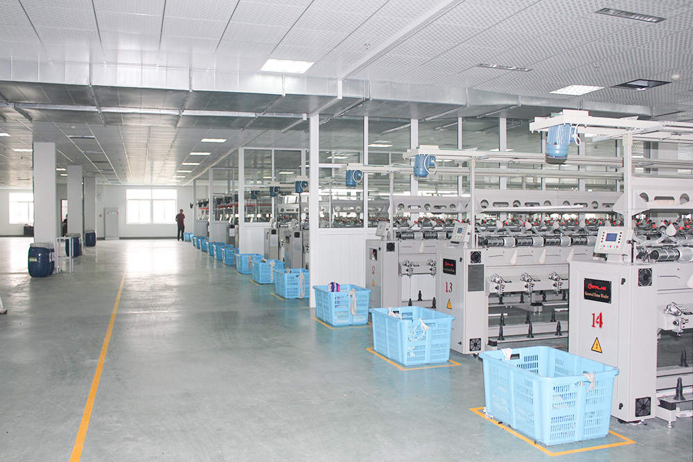 筒子紗絡筒車間